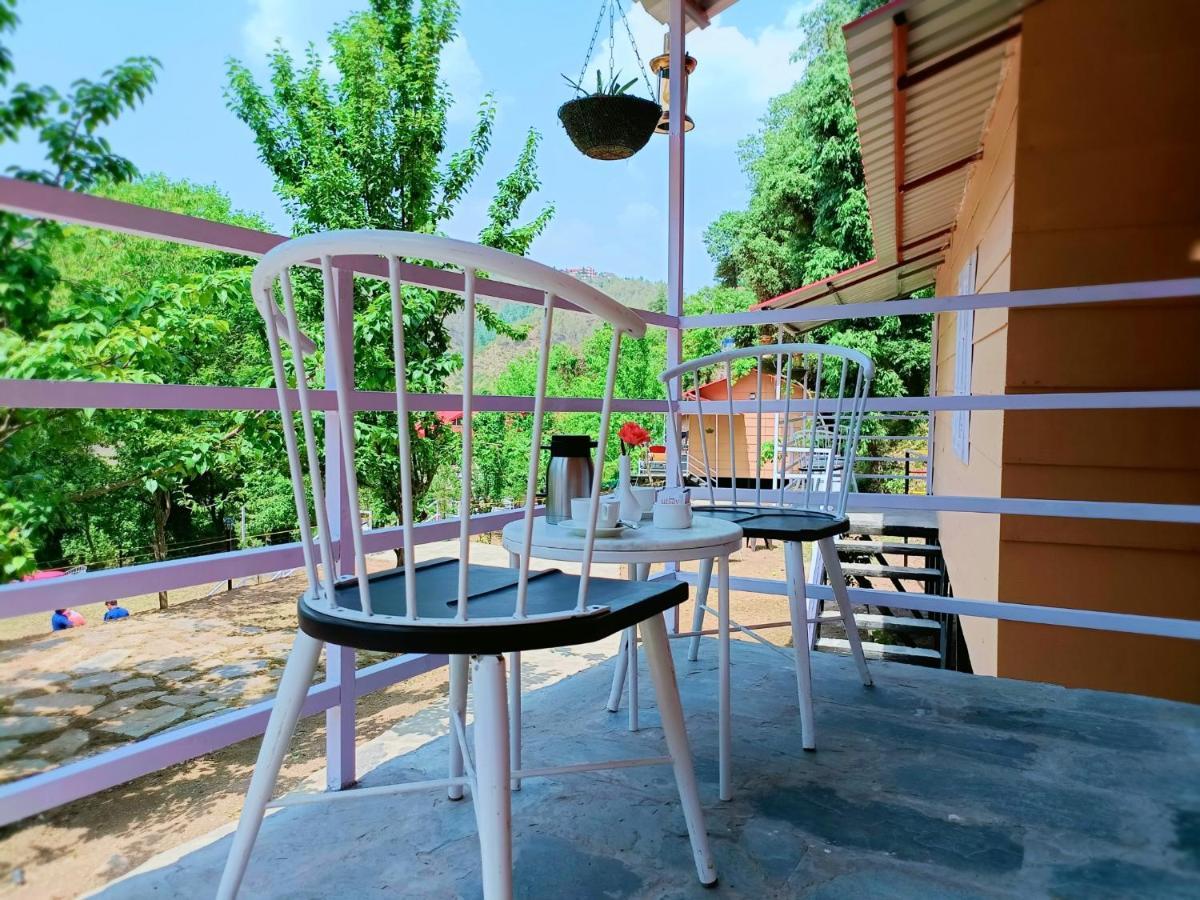 Aaroham Resort, Шимла Экстерьер фото