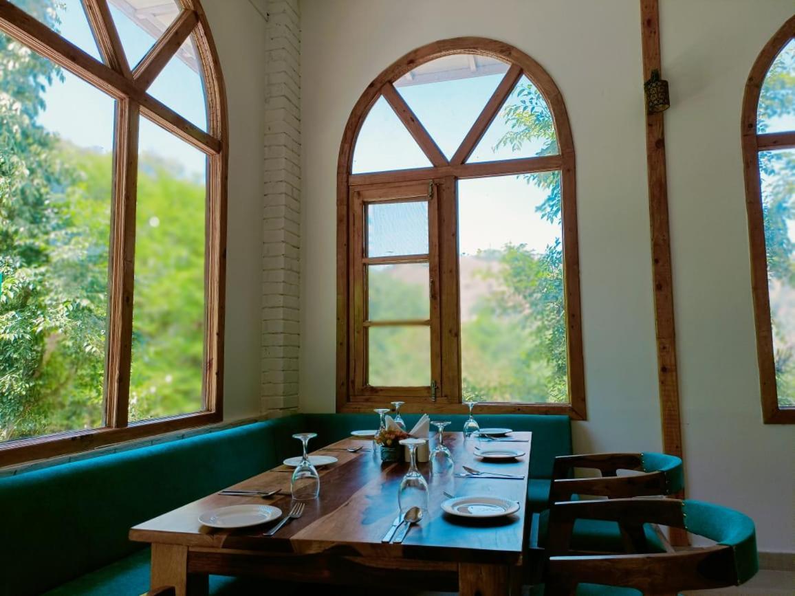 Aaroham Resort, Шимла Экстерьер фото