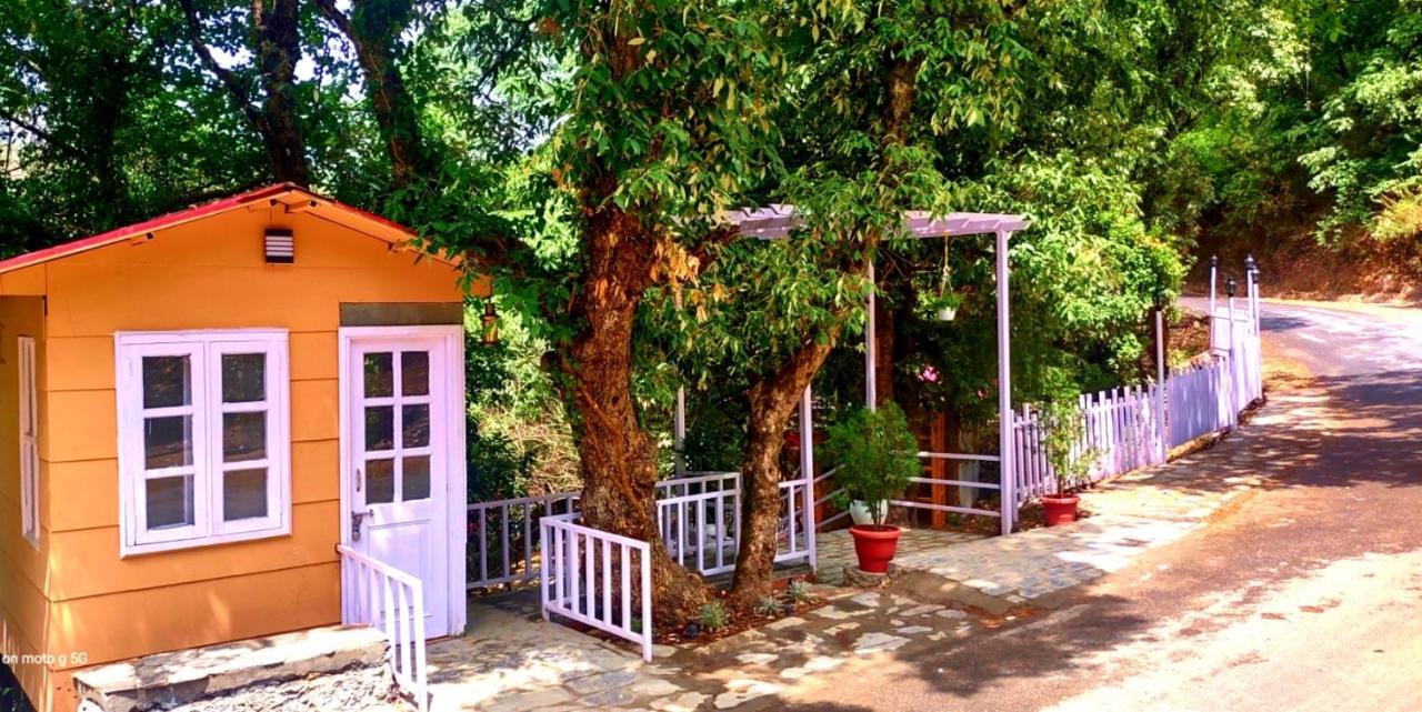Aaroham Resort, Шимла Экстерьер фото